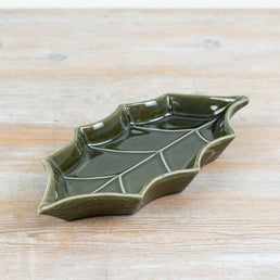 Holly Leaf Plate, 23cm