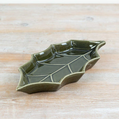 Holly Leaf Plate, 23cm