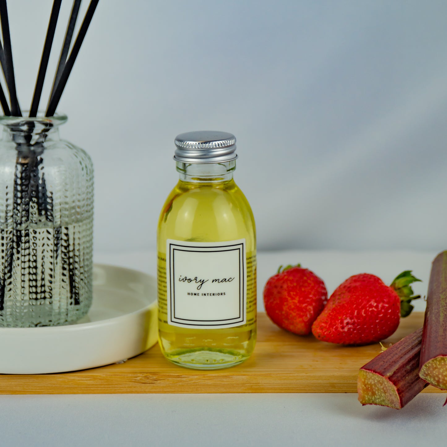 Strawberry & Rhubarb 100ml Reed Diffuser Refill