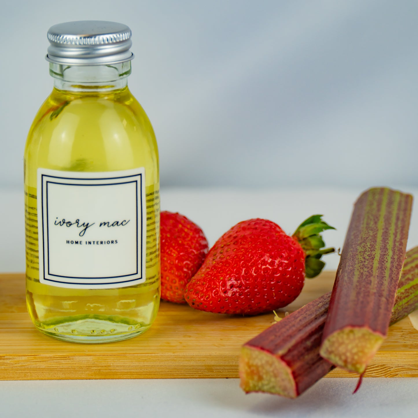 Strawberry & Rhubarb 100ml Reed Diffuser Refill