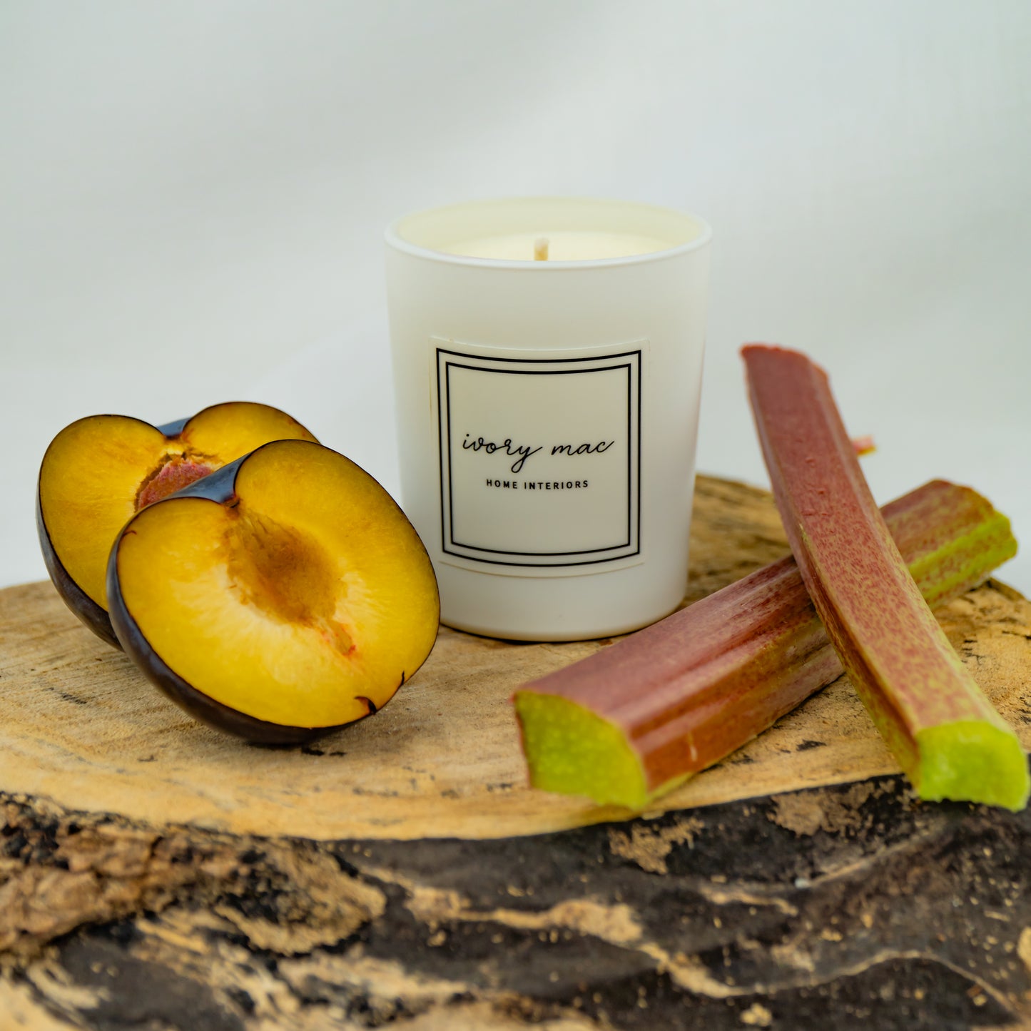 Black Plum and Rhubarb 9cl Votive Candle