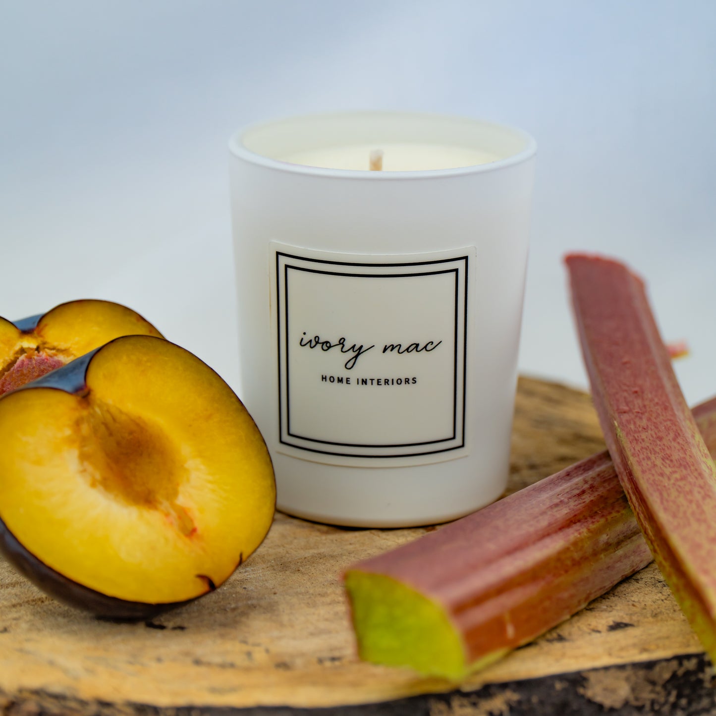 Black Plum and Rhubarb 9cl Votive Candle