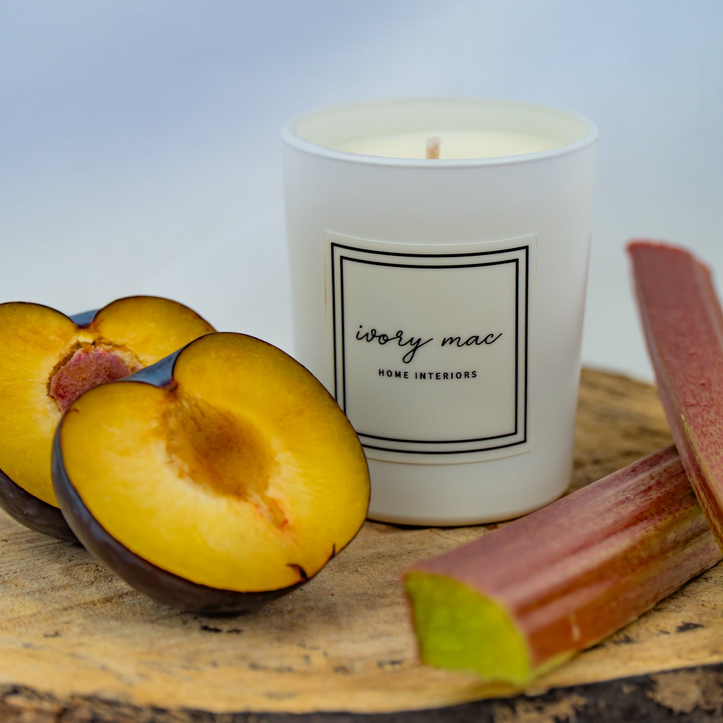 Black Plum and Rhubarb 9cl Votive Candle