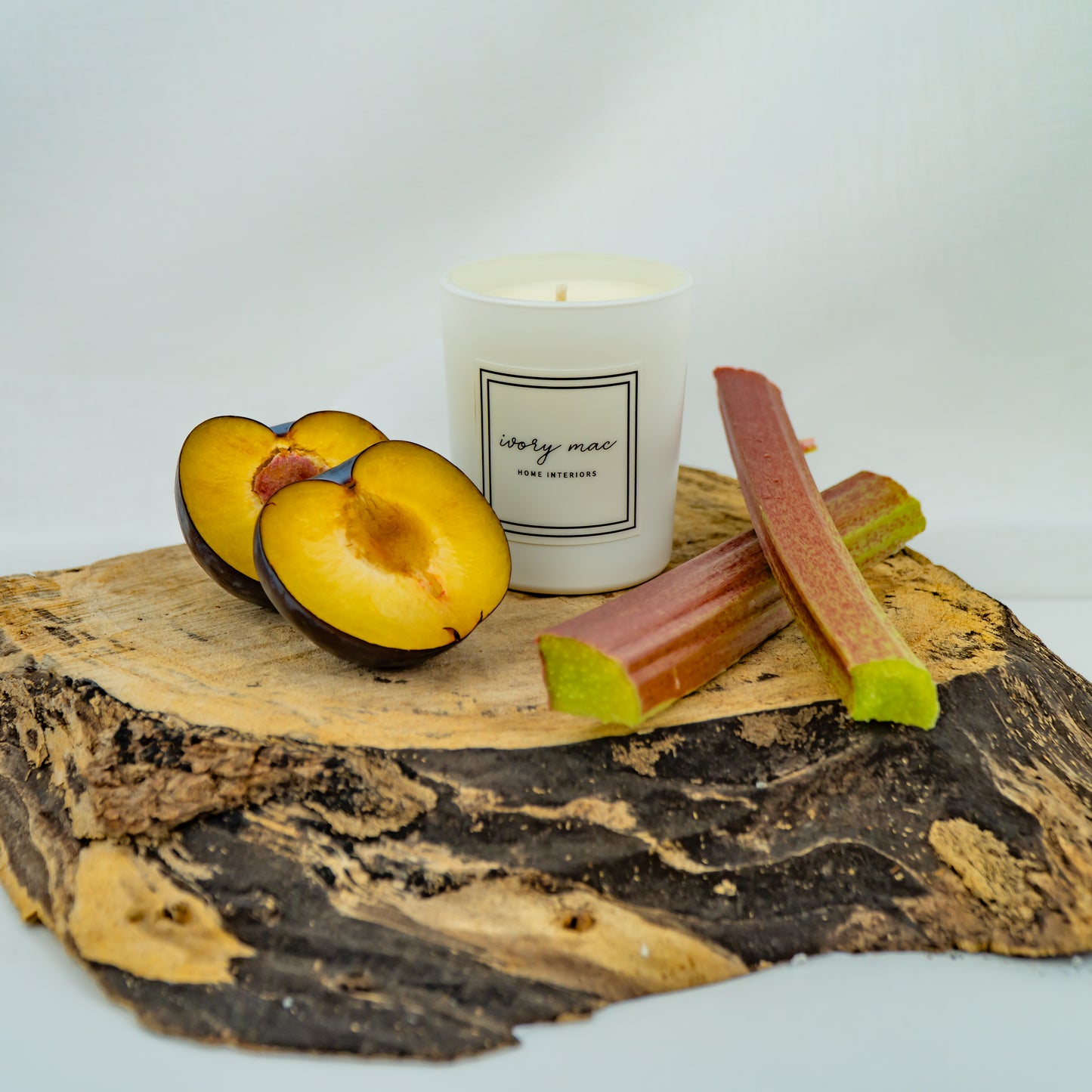 Black Plum and Rhubarb 9cl Votive Candle