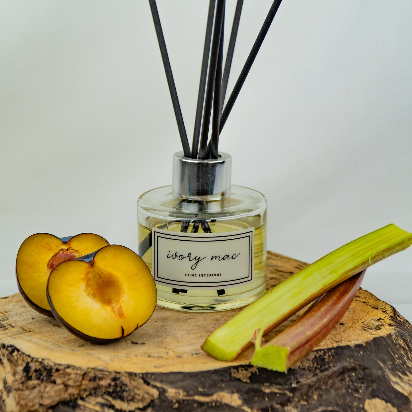 Black Plum and Rhubarb 100ml Reed Diffuser