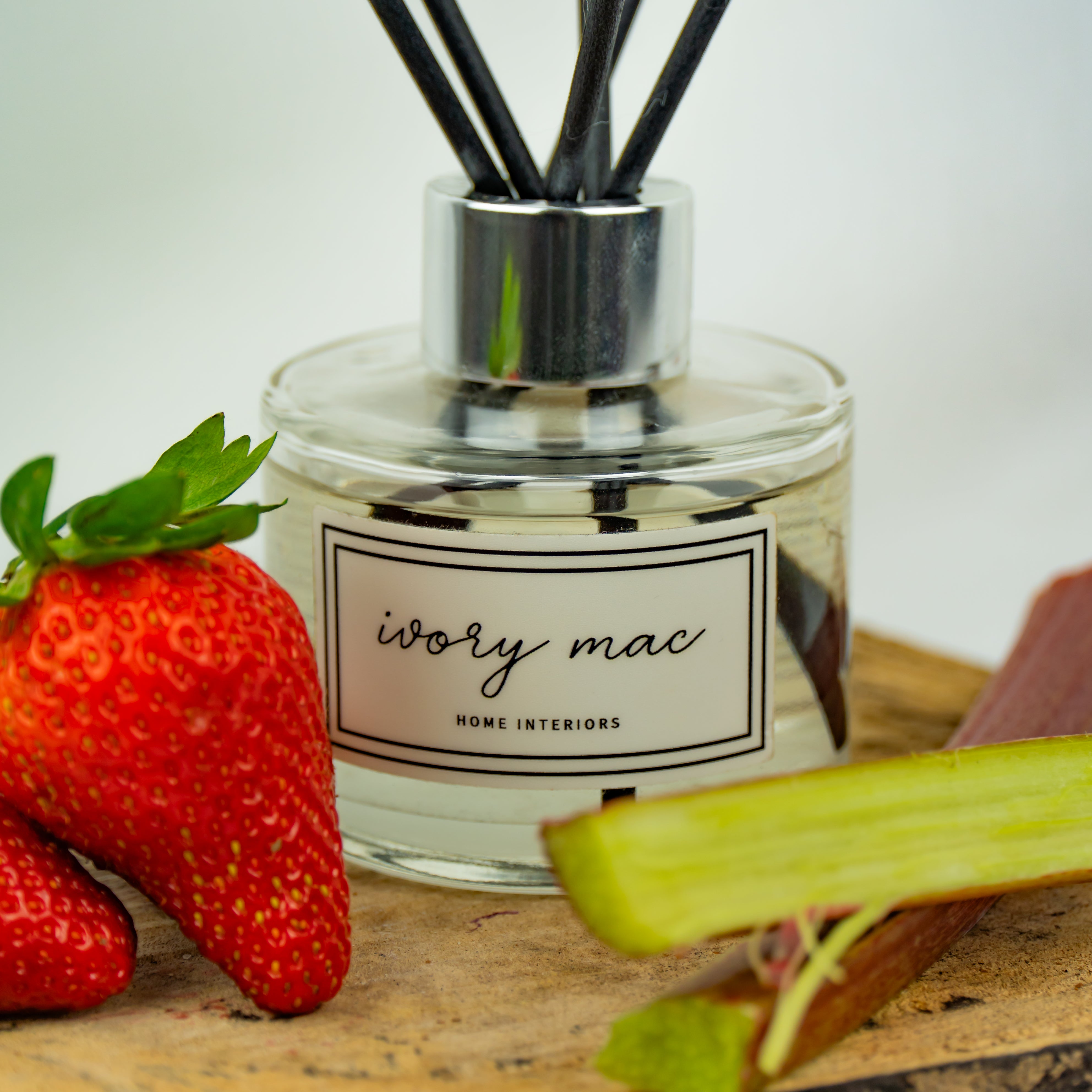 Strawberry & Rhubarb Reed Diffuser – Ivory Mac