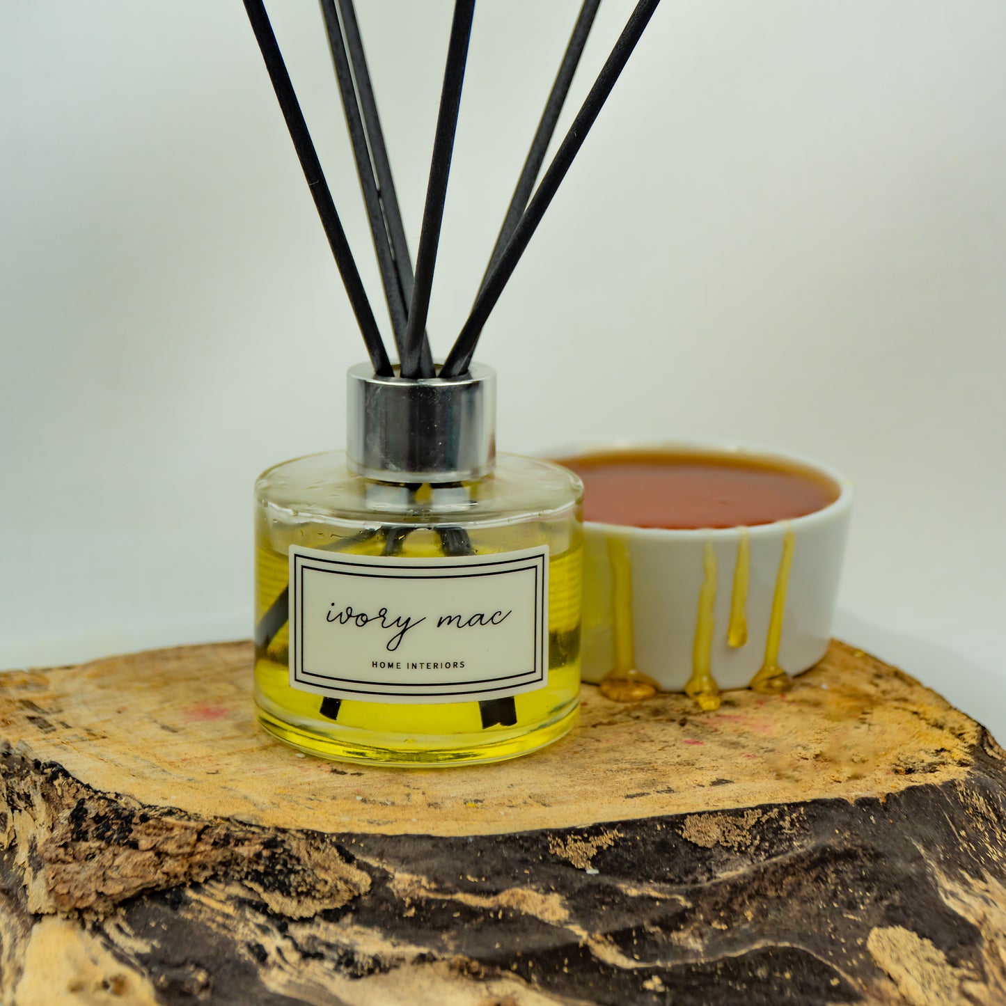 Dark Honey and Tobacco 100ml Reed Diffuser